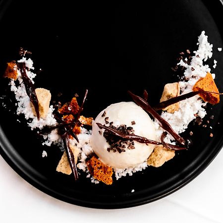 The Point Brisbane Hotel Exteriér fotografie A dessert