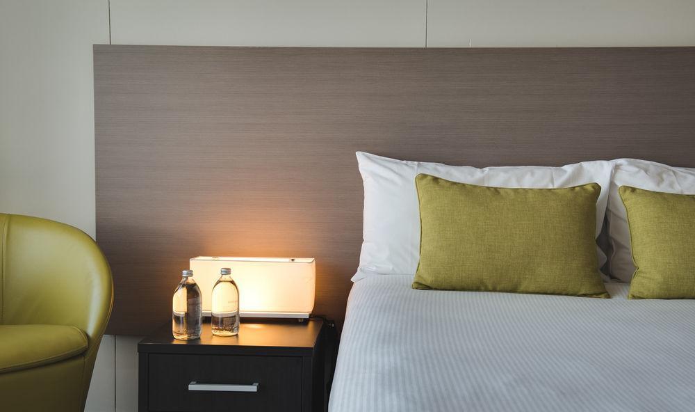The Point Brisbane Hotel Exteriér fotografie A bedroom at the hotel