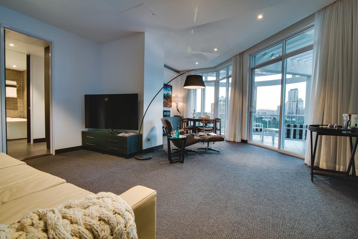 The Point Brisbane Hotel Exteriér fotografie A living room in a typical apartment